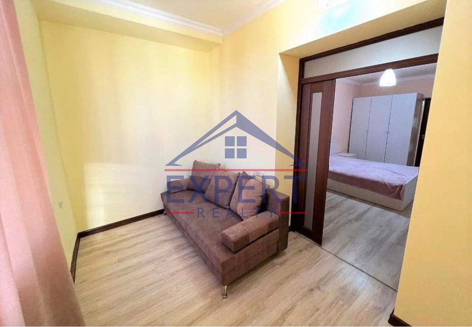 ԿԵՆՏՐՈՆ, ԼԵՈՅԻ ՓՈՂՈՑ, 3 ՍԵՆՅԱԿ