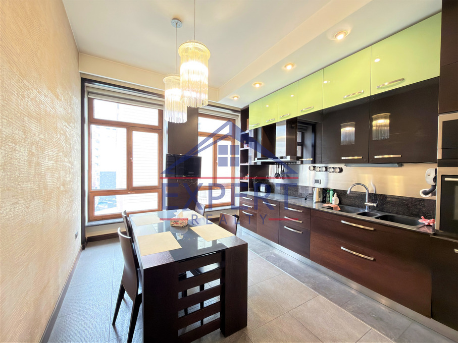 ԿԵՆՏՐՈՆ, ՀՅՈՒՍԻՍԱՅԻՆ ՊՈՂՈՏԱ, 3 ՍԵՆՅԱԿ