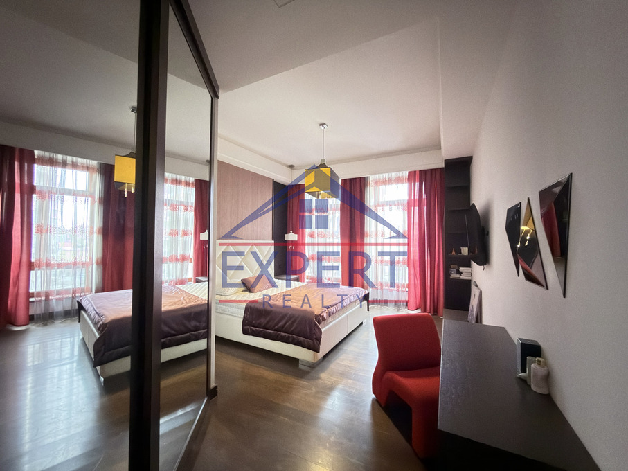 ԿԵՆՏՐՈՆ, ՀՅՈՒՍԻՍԱՅԻՆ ՊՈՂՈՏԱ, 3 ՍԵՆՅԱԿ