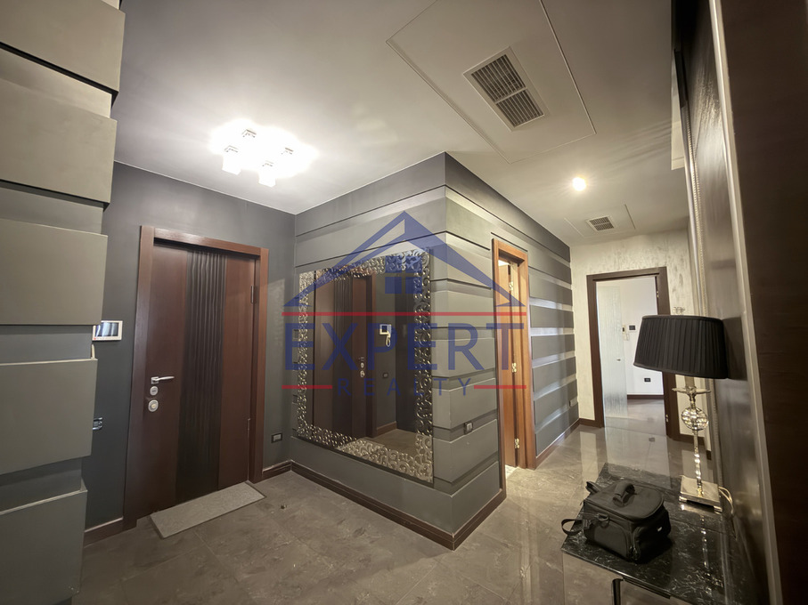 ԿԵՆՏՐՈՆ, ՀՅՈՒՍԻՍԱՅԻՆ ՊՈՂՈՏԱ, 3 ՍԵՆՅԱԿ