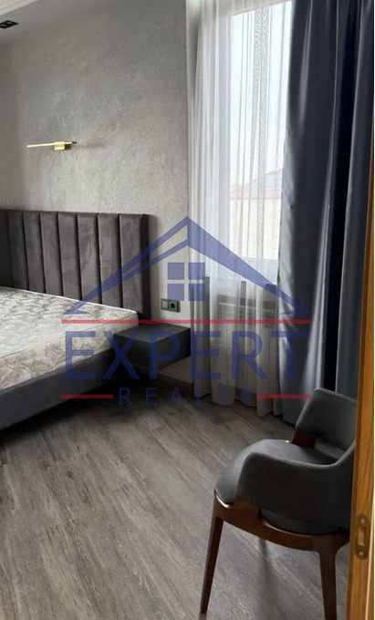 ԿԵՆՏՐՈՆ, ԱՆՏԱՌԱՅԻՆ ՓՈՂՈՑ, 3 ՍԵՆՅԱԿ