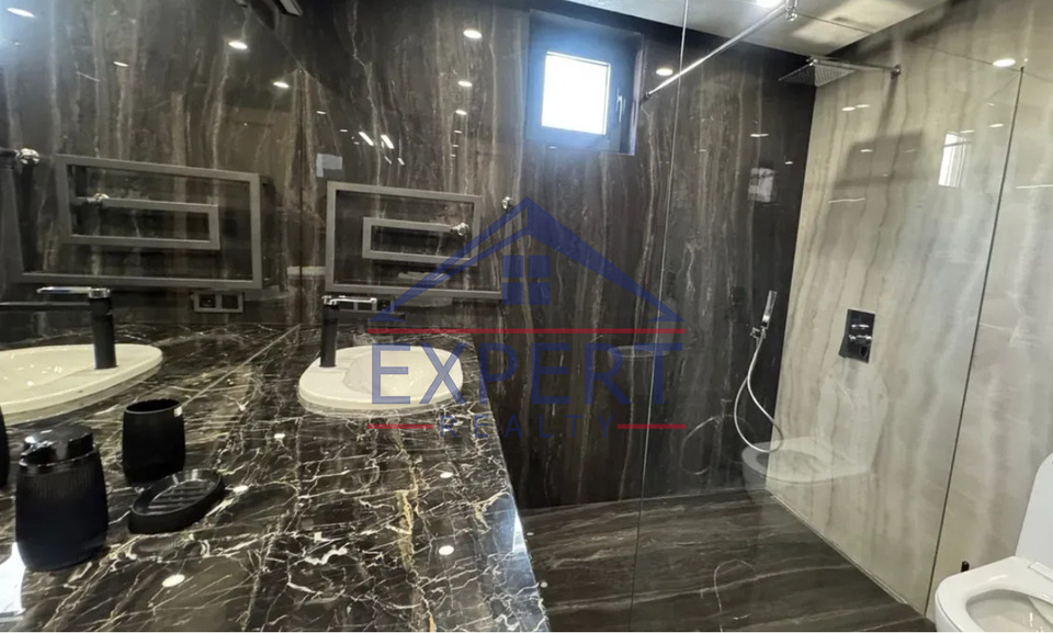 ԿԵՆՏՐՈՆ, ԱՆՏԱՌԱՅԻՆ ՓՈՂՈՑ, 3 ՍԵՆՅԱԿ