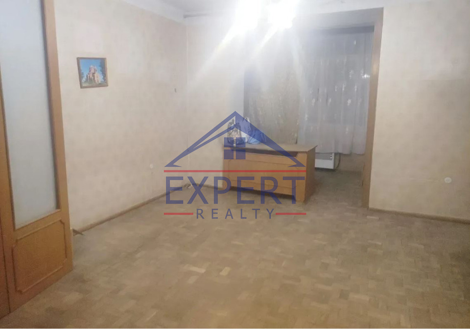 ԿԵՆՏՐՈՆ, ՉԱՐԵՆՑԻ ՓՈՂՈՑ , 3 ՍԵՆՅԱԿ