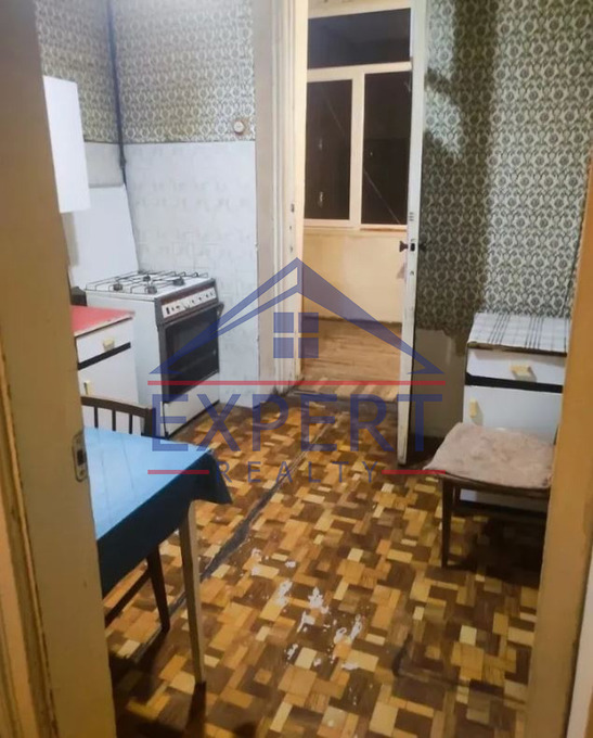 ԿԵՆՏՐՈՆ, ՉԱՐԵՆՑԻ ՓՈՂՈՑ , 3 ՍԵՆՅԱԿ