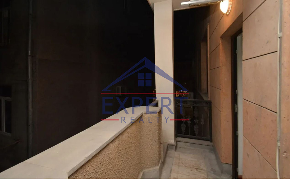 ԱՐԱԲԿԻՐ, ԿՈՄԻՏԱՍԻ ՊՈՂՈՏԱ, 3 ՍԵՆՅԱԿ