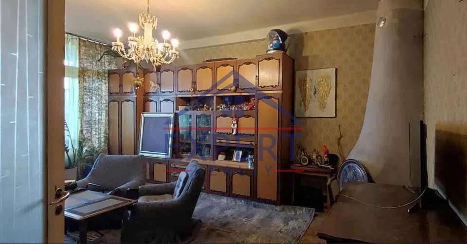 ԿԵՆՏՐՈՆ, ԴԵՐԵՆԻԿ ԴԵՄԻՐՃՅԱՆ   3 ՍԵՆՅԱԿ