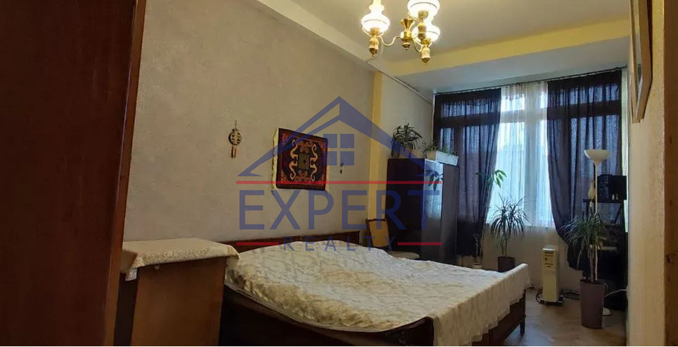 ԿԵՆՏՐՈՆ, ԴԵՐԵՆԻԿ ԴԵՄԻՐՃՅԱՆ   3 ՍԵՆՅԱԿ