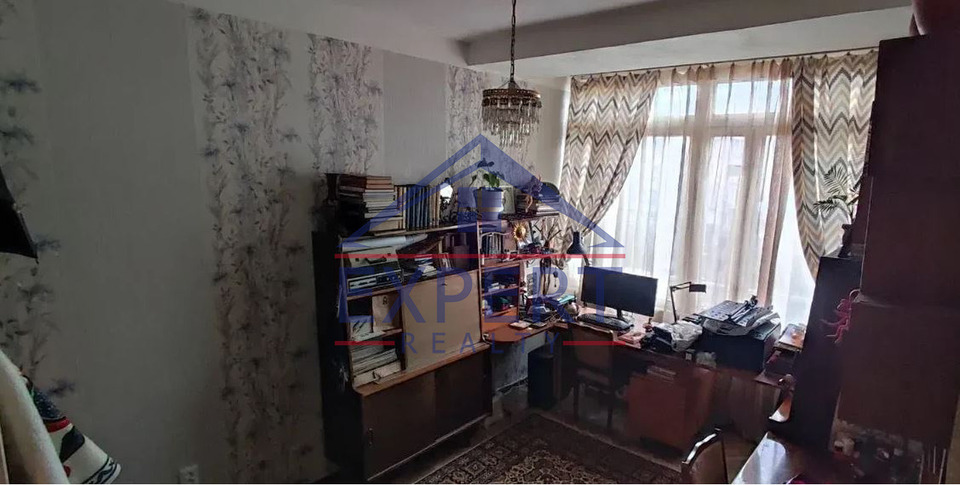 ԿԵՆՏՐՈՆ, ԴԵՐԵՆԻԿ ԴԵՄԻՐՃՅԱՆ   3 ՍԵՆՅԱԿ