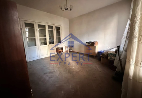 ԱՐԱԲԿԻՐ, ԿՈՄԻՏԱՍԻ ՊՈՂՈՏԱ, 2 ՍԵՆՅԱԿ