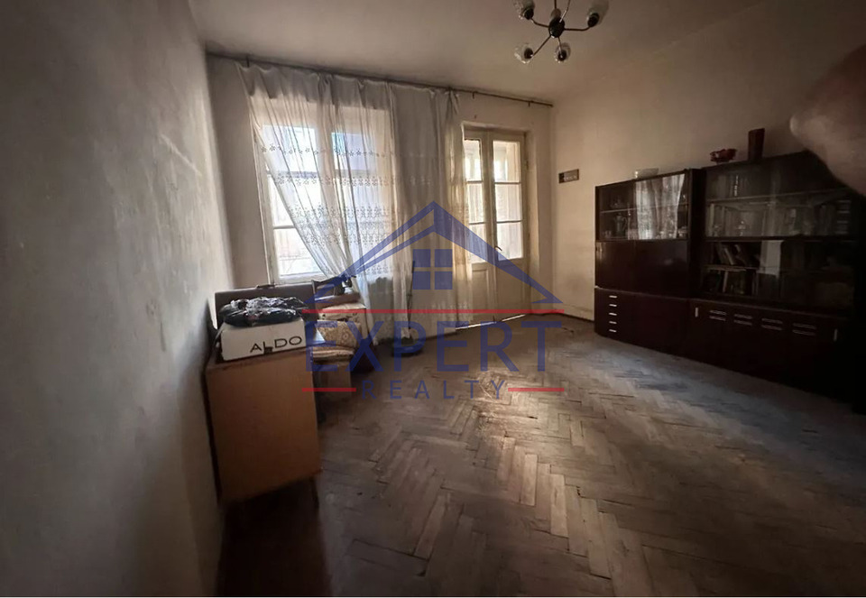 ԱՐԱԲԿԻՐ, ԿՈՄԻՏԱՍԻ ՊՈՂՈՏԱ, 2 ՍԵՆՅԱԿ