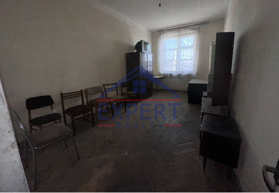 ԱՐԱԲԿԻՐ, ԿՈՄԻՏԱՍԻ ՊՈՂՈՏԱ, 2 ՍԵՆՅԱԿ