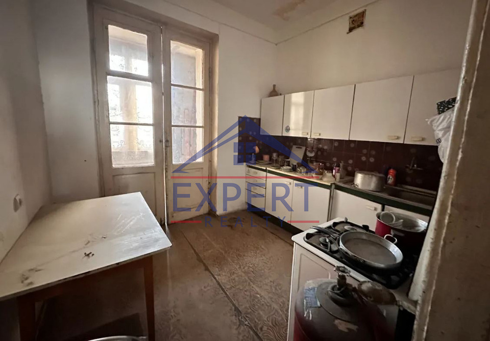 ԱՐԱԲԿԻՐ, ԿՈՄԻՏԱՍԻ ՊՈՂՈՏԱ, 2 ՍԵՆՅԱԿ