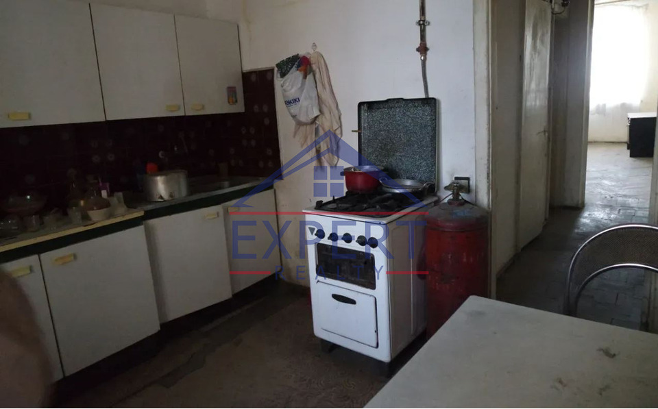 ԱՐԱԲԿԻՐ, ԿՈՄԻՏԱՍԻ ՊՈՂՈՏԱ, 2 ՍԵՆՅԱԿ