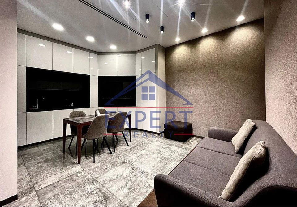 ԿԵՆՏՐՈՆ, ՀՅՈՒՍԻՍԱՅԻՆ ՊՈՂՈՏԱ, 3 ՍԵՆՅԱԿ