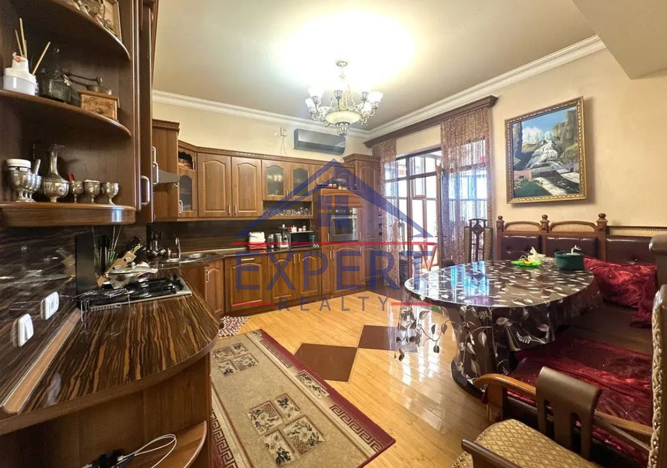 ԿԵՆՏՐՈՆ, ՏԵՐՅԱՆ ՓՈՂՈՑ, 4 ՍԵՆՅԱԿ