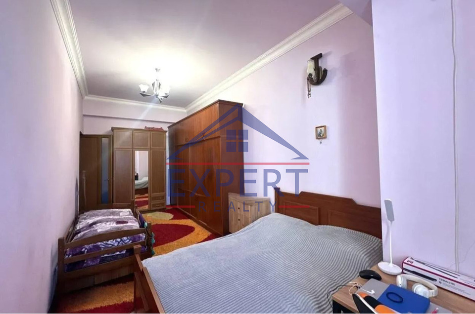 ԿԵՆՏՐՈՆ, ՏԵՐՅԱՆ ՓՈՂՈՑ, 4 ՍԵՆՅԱԿ