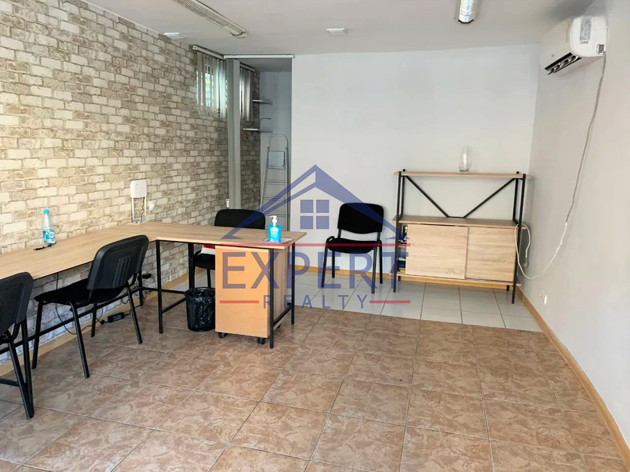 ԿԵՆՏՐՈՆ, ՉԱՐԵՆՑԻ ՓՈՂՈՑ, 23 ՔՄ․