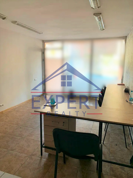 ԿԵՆՏՐՈՆ, ՉԱՐԵՆՑԻ ՓՈՂՈՑ, 23 ՔՄ․