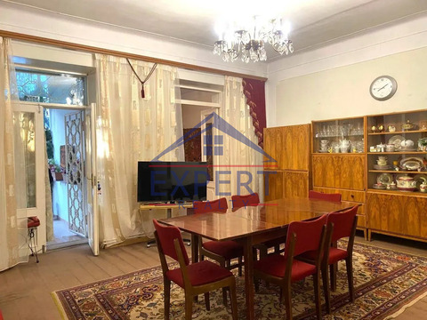 ԿԵՆՏՐՈՆ, ՉԱՐԵՆՑԻ ՓՈՂՈՑ, 3 ՍԵՆՅԱԿ