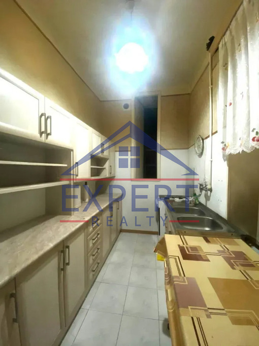 ԿԵՆՏՐՈՆ, ՉԱՐԵՆՑԻ ՓՈՂՈՑ, 3 ՍԵՆՅԱԿ