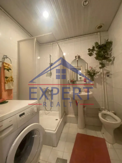 ԿԵՆՏՐՈՆ, ՉԱՐԵՆՑԻ ՓՈՂՈՑ, 3 ՍԵՆՅԱԿ