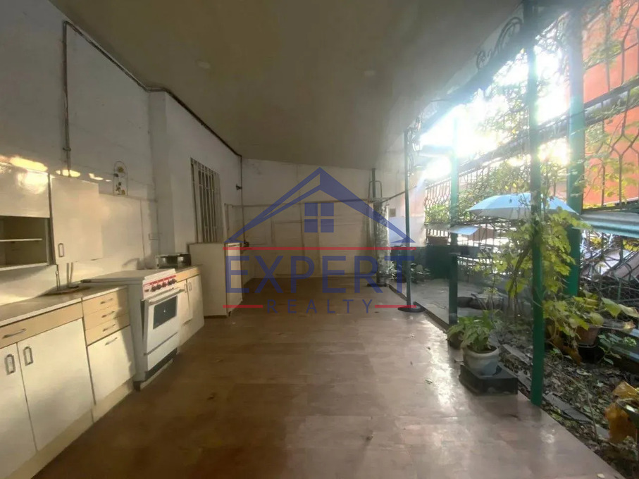 ԿԵՆՏՐՈՆ, ՉԱՐԵՆՑԻ ՓՈՂՈՑ, 3 ՍԵՆՅԱԿ