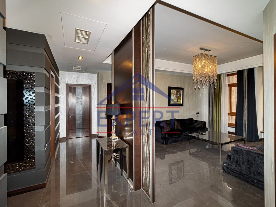 ԿԵՆՏՐՈՆ, ՀՅՈՒՍԻՍԱՅԻՆ ՊՈՂՈՏԱ, 3 ՍԵՆՅԱԿ