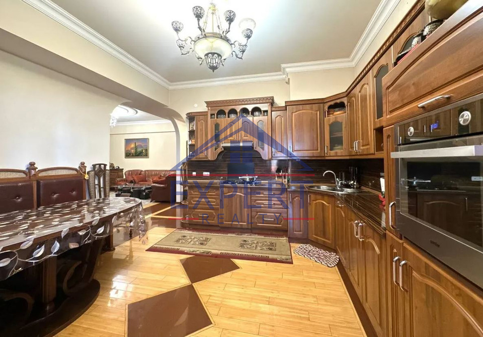 ԿԵՆՏՐՈՆ, ՏԵՐՅԱՆ ՓՈՂՈՑ, 4 ՍԵՆՅԱԿ