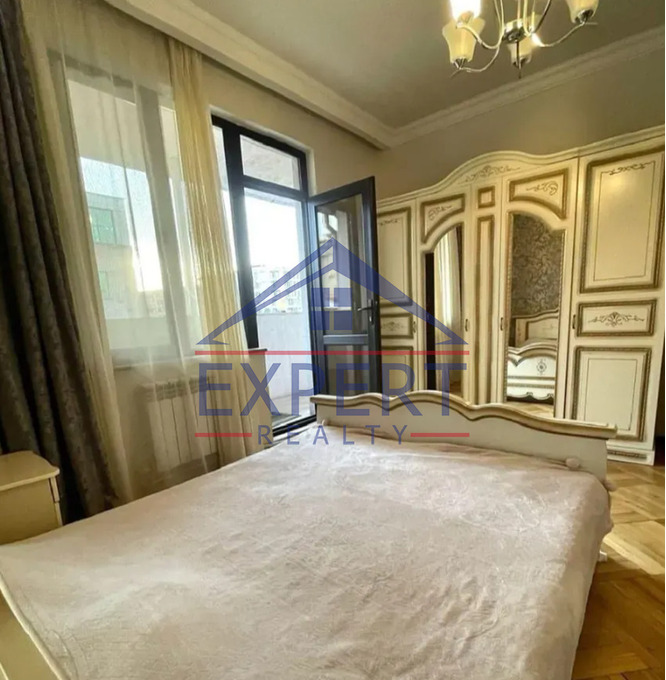 ԿԵՆՏՐՈՆ, ՎԱՐԴԱՆԱՆՑ ՓՈՂՈՑ, 3 ՍԵՆՅԱԿ