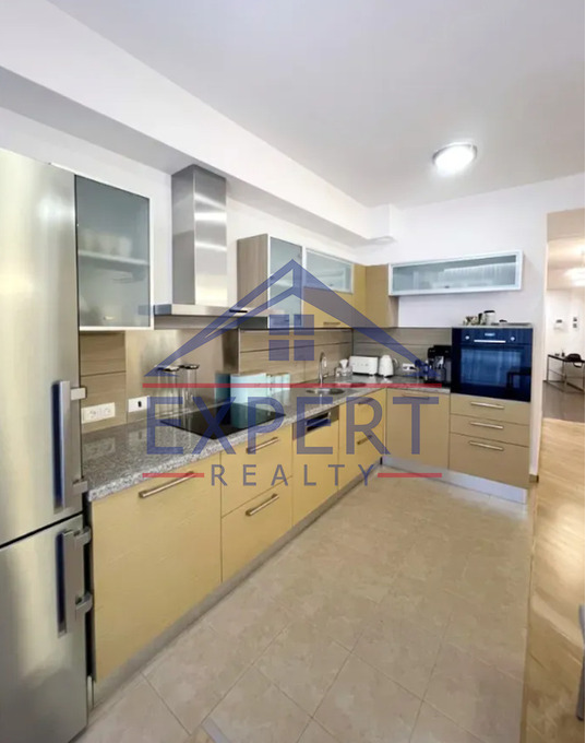 ԿԵՆՏՐՈՆ, ՉԱՐԵՆՑԻ ՓՈՂՈՑ, 3 ՍԵՆՅԱԿ