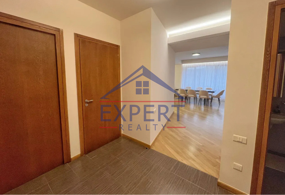 ԿԵՆՏՐՈՆ, ՉԱՐԵՆՑԻ ՓՈՂՈՑ, 3 ՍԵՆՅԱԿ