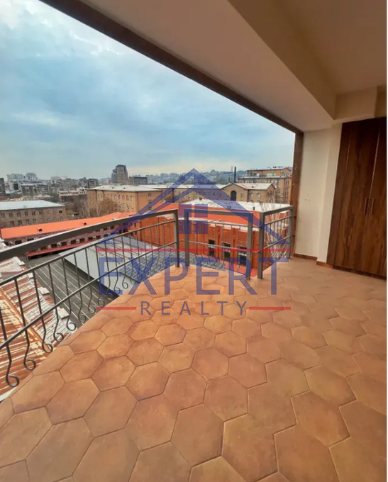 ԿԵՆՏՐՈՆ, ՉԱՐԵՆՑԻ ՓՈՂՈՑ, 3 ՍԵՆՅԱԿ