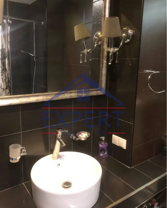 ԿԵՆՏՐՈՆ, ՄԱՐՇԱԼ ԲԱՂՐԱՄՅԱՆ   3 ՍԵՆՅԱԿ