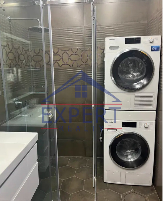 ԿԵՆՏՐՈՆ, ՀՅՈՒՍԻՍԱՅԻՆ ՊՈՂՈՏԱ, 4 ՍԵՆՅԱԿ