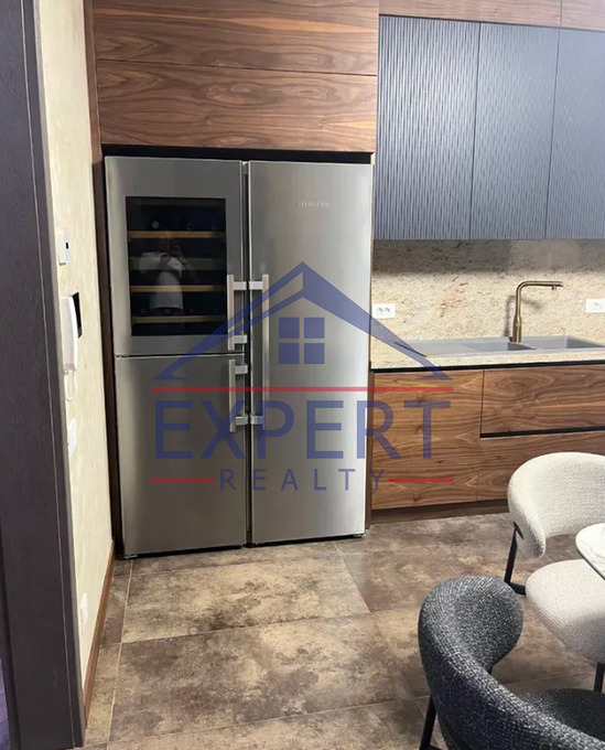 ԿԵՆՏՐՈՆ, ՀՅՈՒՍԻՍԱՅԻՆ ՊՈՂՈՏԱ, 4 ՍԵՆՅԱԿ