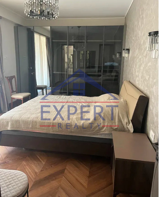 ԿԵՆՏՐՈՆ, ՀՅՈՒՍԻՍԱՅԻՆ ՊՈՂՈՏԱ, 4 ՍԵՆՅԱԿ