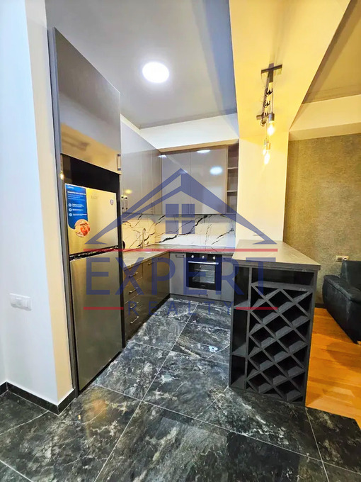 ԿԵՆՏՐՈՆ, ՌՈՍՏՈՄԻ ՓՈՂՈՑ, 2 ՍԵՆՅԱԿ