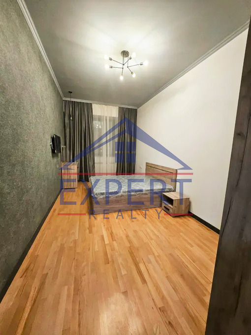 ԿԵՆՏՐՈՆ, ՌՈՍՏՈՄԻ ՓՈՂՈՑ, 2 ՍԵՆՅԱԿ