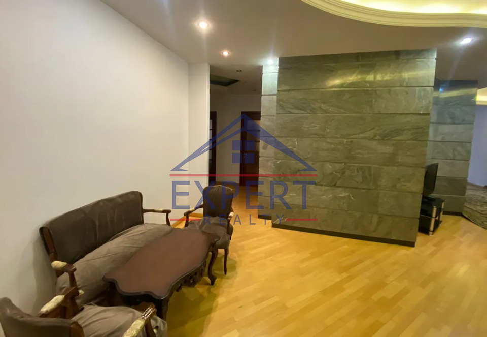 ԿԵՆՏՐՈՆ, ԲԱՅՐՈՆԻ ՓՈՂՈՑ, 5 ՍԵՆՅԱԿ