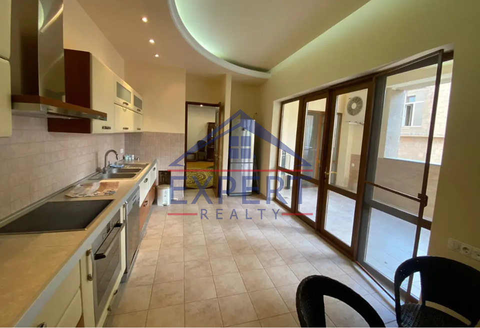 ԿԵՆՏՐՈՆ, ԲԱՅՐՈՆԻ ՓՈՂՈՑ, 5 ՍԵՆՅԱԿ