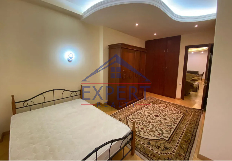 ԿԵՆՏՐՈՆ, ԲԱՅՐՈՆԻ ՓՈՂՈՑ, 5 ՍԵՆՅԱԿ