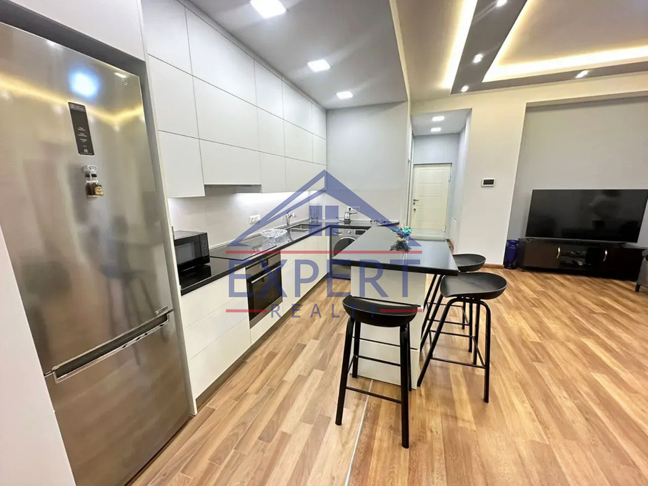 ԿԵՆՏՐՈՆ, ԱՄԻՐՅԱՆ ՓՈՂՈՑ, 3 ՍԵՆՅԱԿ