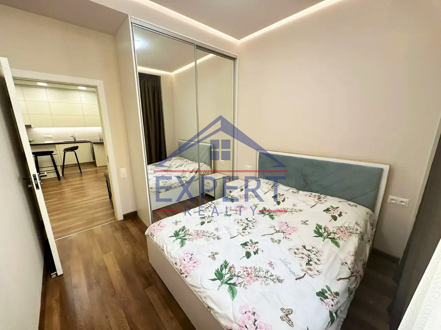 ԿԵՆՏՐՈՆ, ԱՄԻՐՅԱՆ ՓՈՂՈՑ, 3 ՍԵՆՅԱԿ