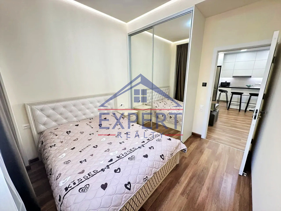 ԿԵՆՏՐՈՆ, ԱՄԻՐՅԱՆ ՓՈՂՈՑ, 3 ՍԵՆՅԱԿ