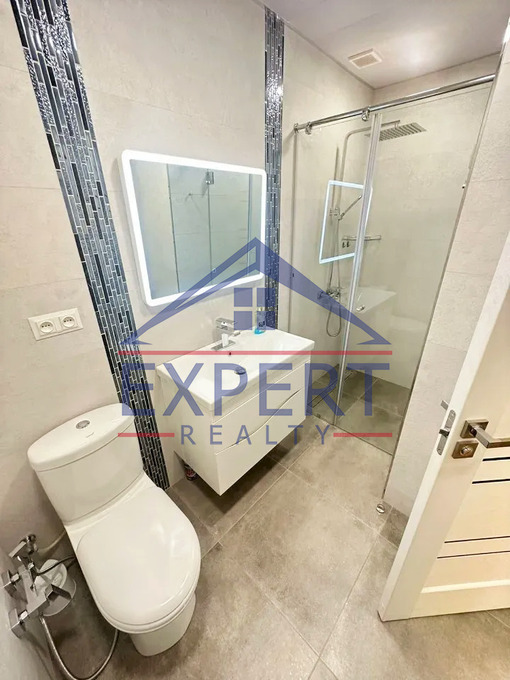 ԿԵՆՏՐՈՆ, ԱՄԻՐՅԱՆ ՓՈՂՈՑ, 3 ՍԵՆՅԱԿ