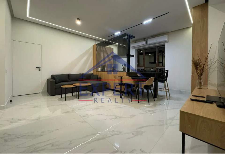 ԿԵՆՏՐՈՆ, ՉԱՐԵՆՑԻ ՓՈՂՈՑ, 3 ՍԵՆՅԱԿ