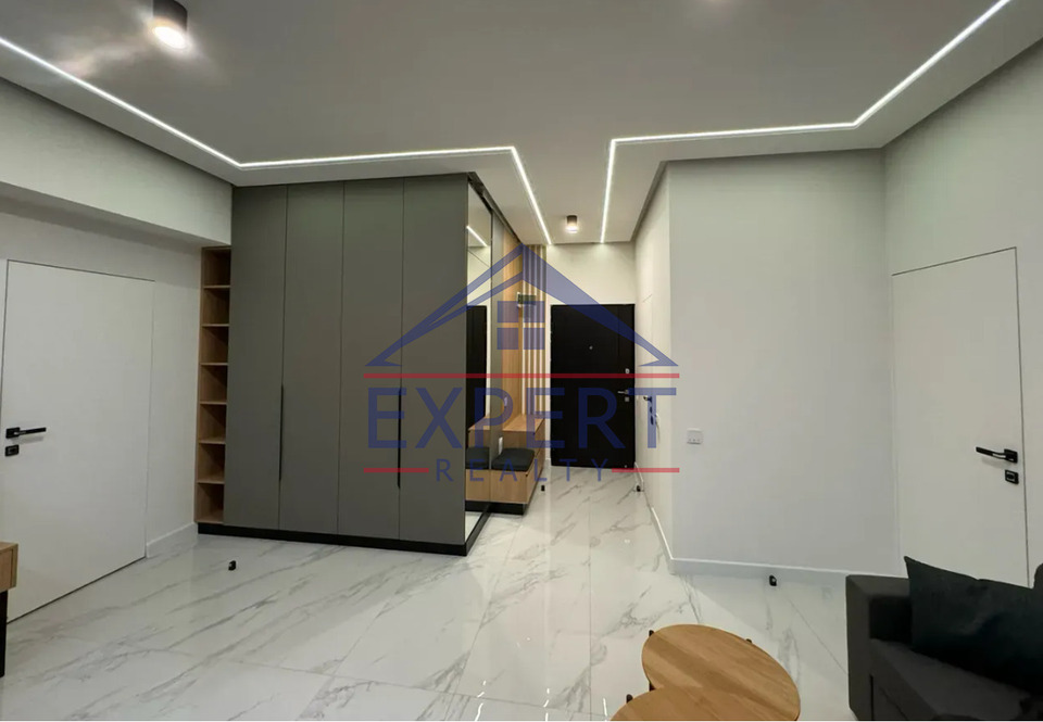 ԿԵՆՏՐՈՆ, ՉԱՐԵՆՑԻ ՓՈՂՈՑ, 3 ՍԵՆՅԱԿ