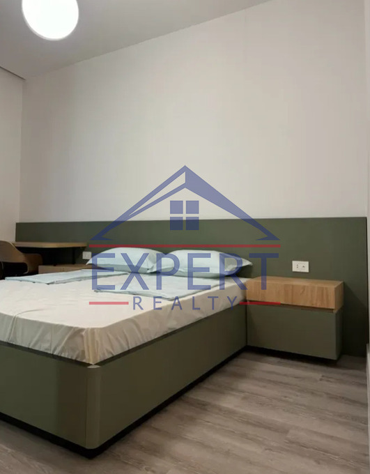 ԿԵՆՏՐՈՆ, ՉԱՐԵՆՑԻ ՓՈՂՈՑ, 3 ՍԵՆՅԱԿ