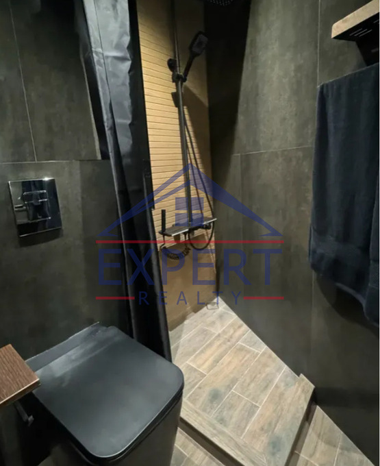 ԿԵՆՏՐՈՆ, ՉԱՐԵՆՑԻ ՓՈՂՈՑ, 3 ՍԵՆՅԱԿ