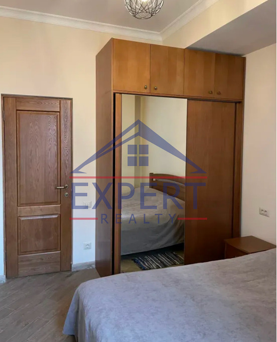 ԿԵՆՏՐՈՆ, ԿՈՂԲԱՑԻ ՓՈՂՈՑ, 2 ՍԵՆՅԱԿ